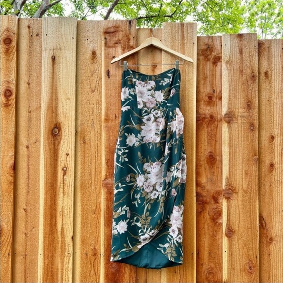 Green and Blush Floral Strapless Sweetheart Tulip Midi Dress 🌿 - Picture 7 of 10